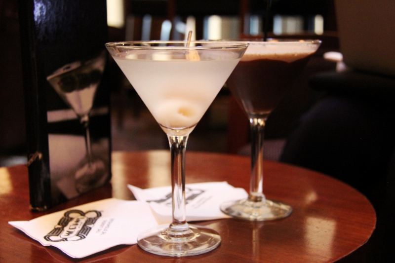 boite-nuit-VILLENEUVE LOUBET-min_martini_bar_lychee_chocolate_alcohol_liquor_happy_hour_happy-910161